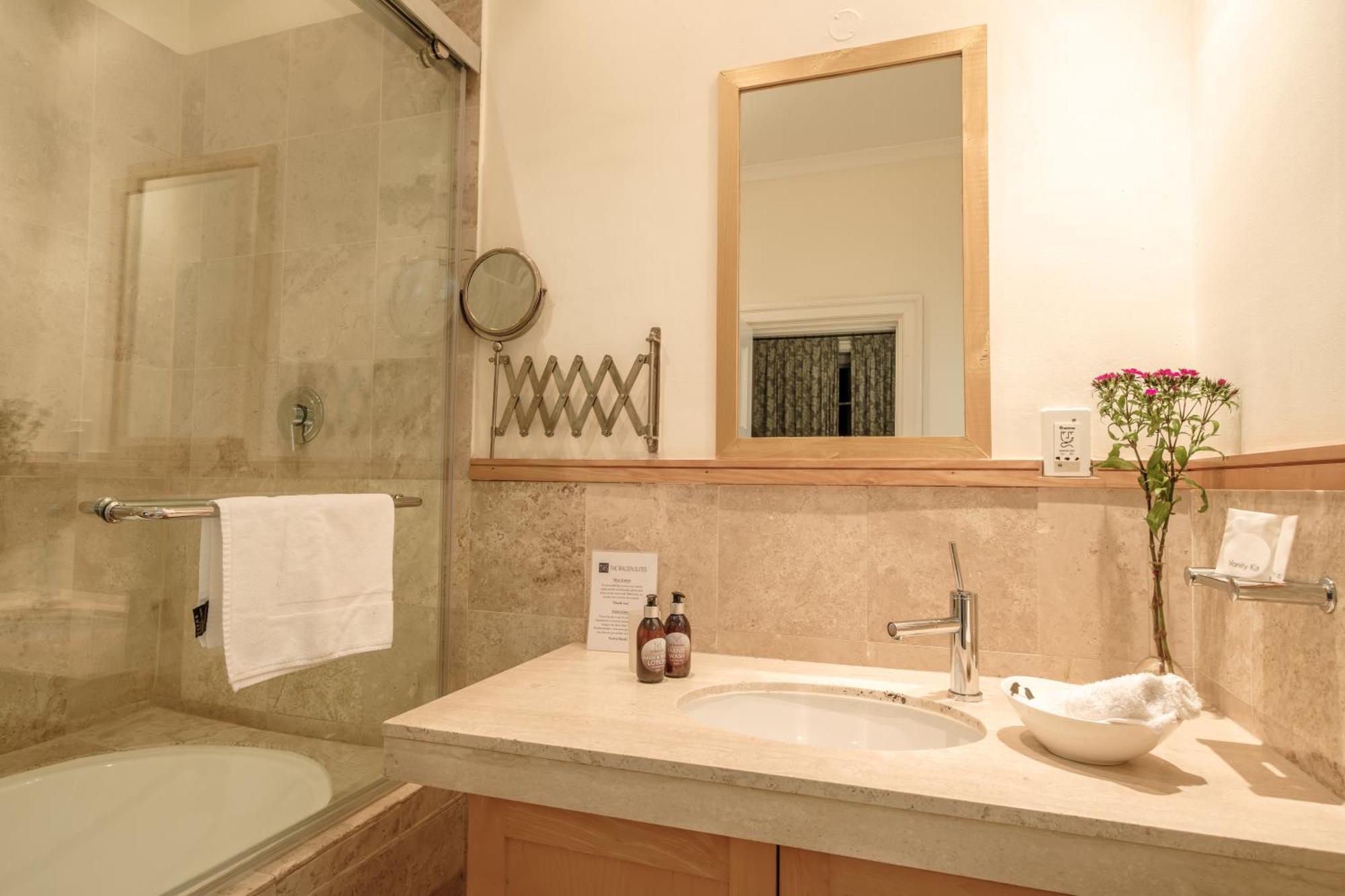 The Walden Suites Fokváros Kültér fotó