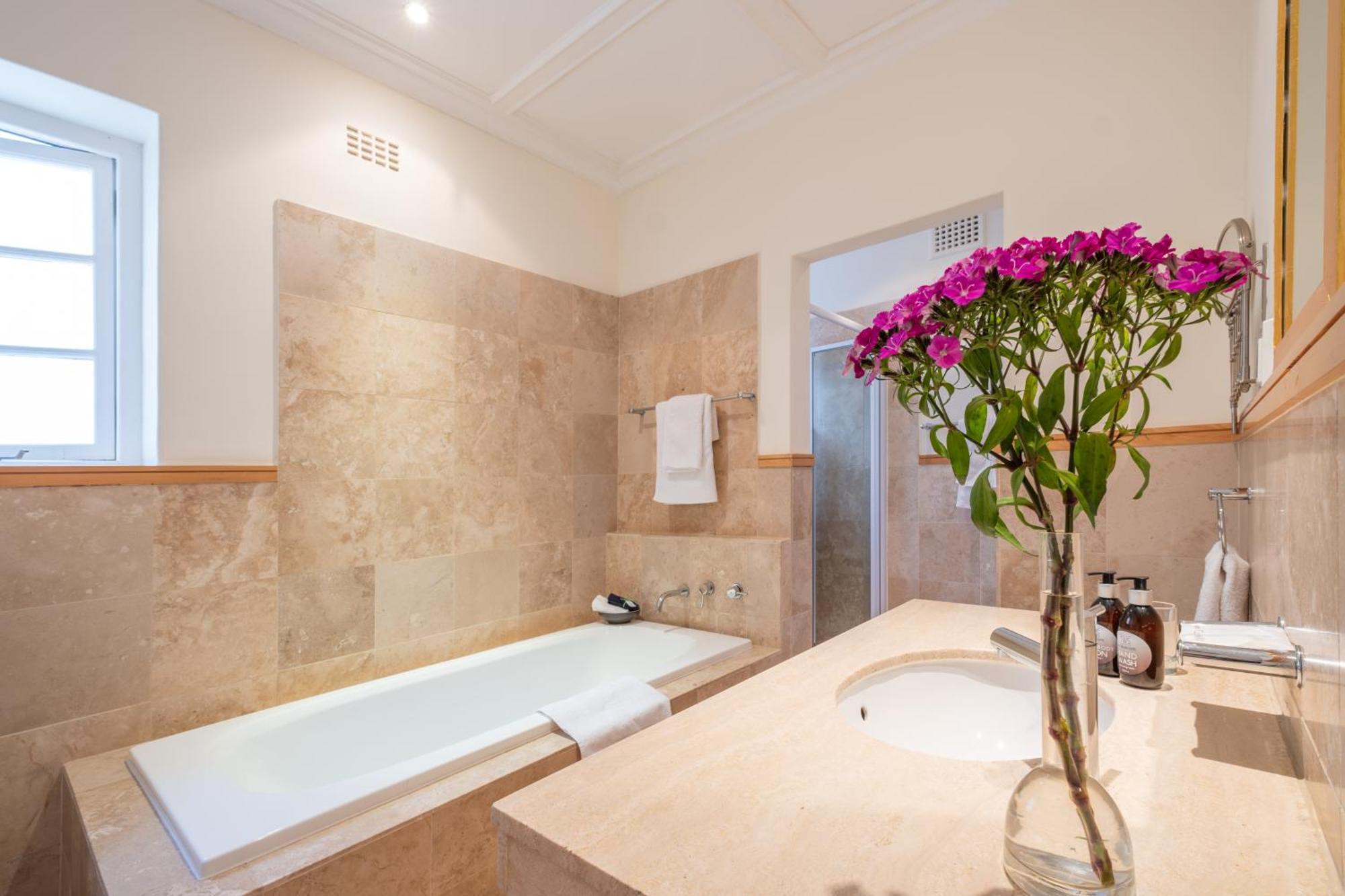 The Walden Suites Fokváros Kültér fotó